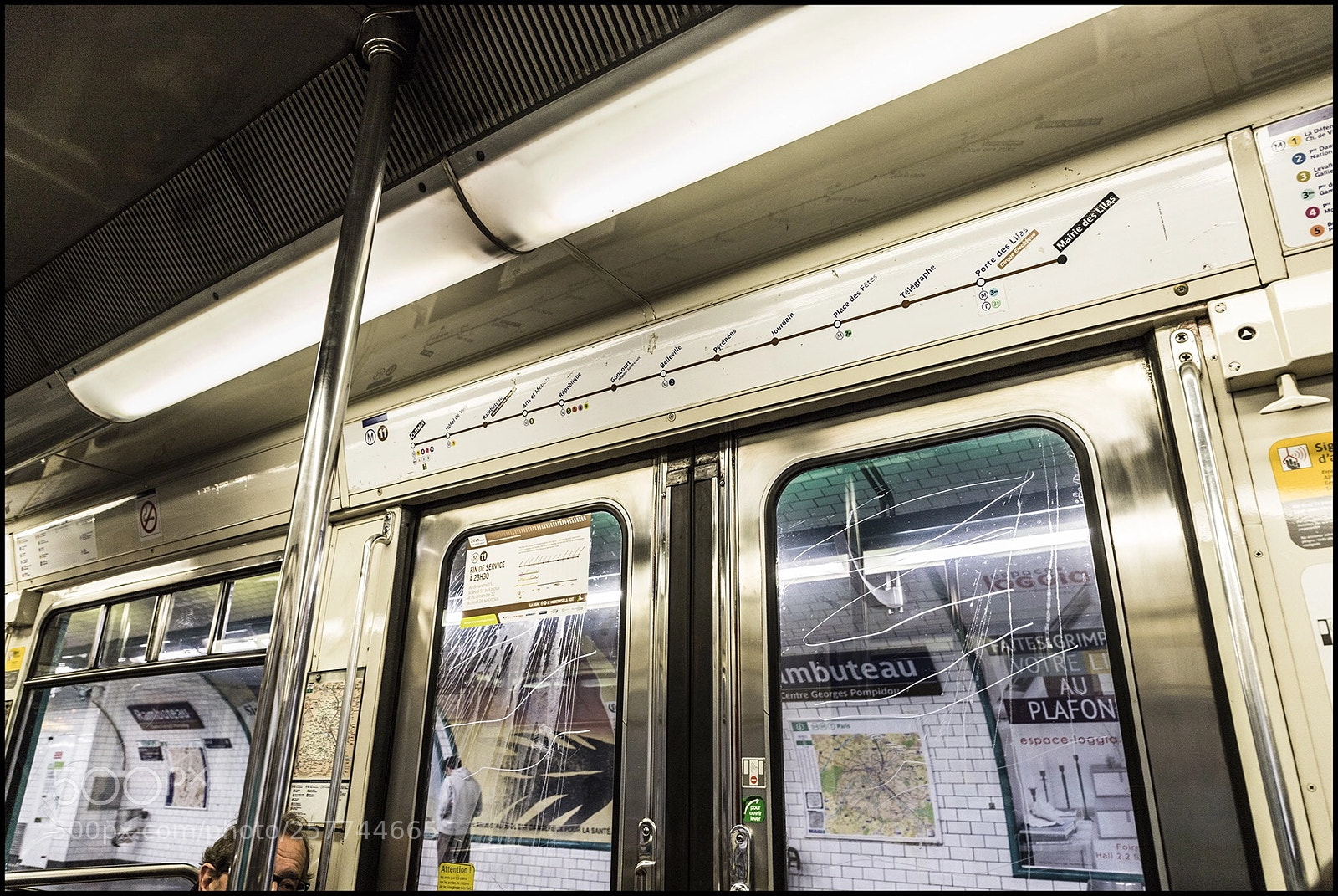 Canon EOS 6D Mark II sample photo. Metro paris photography