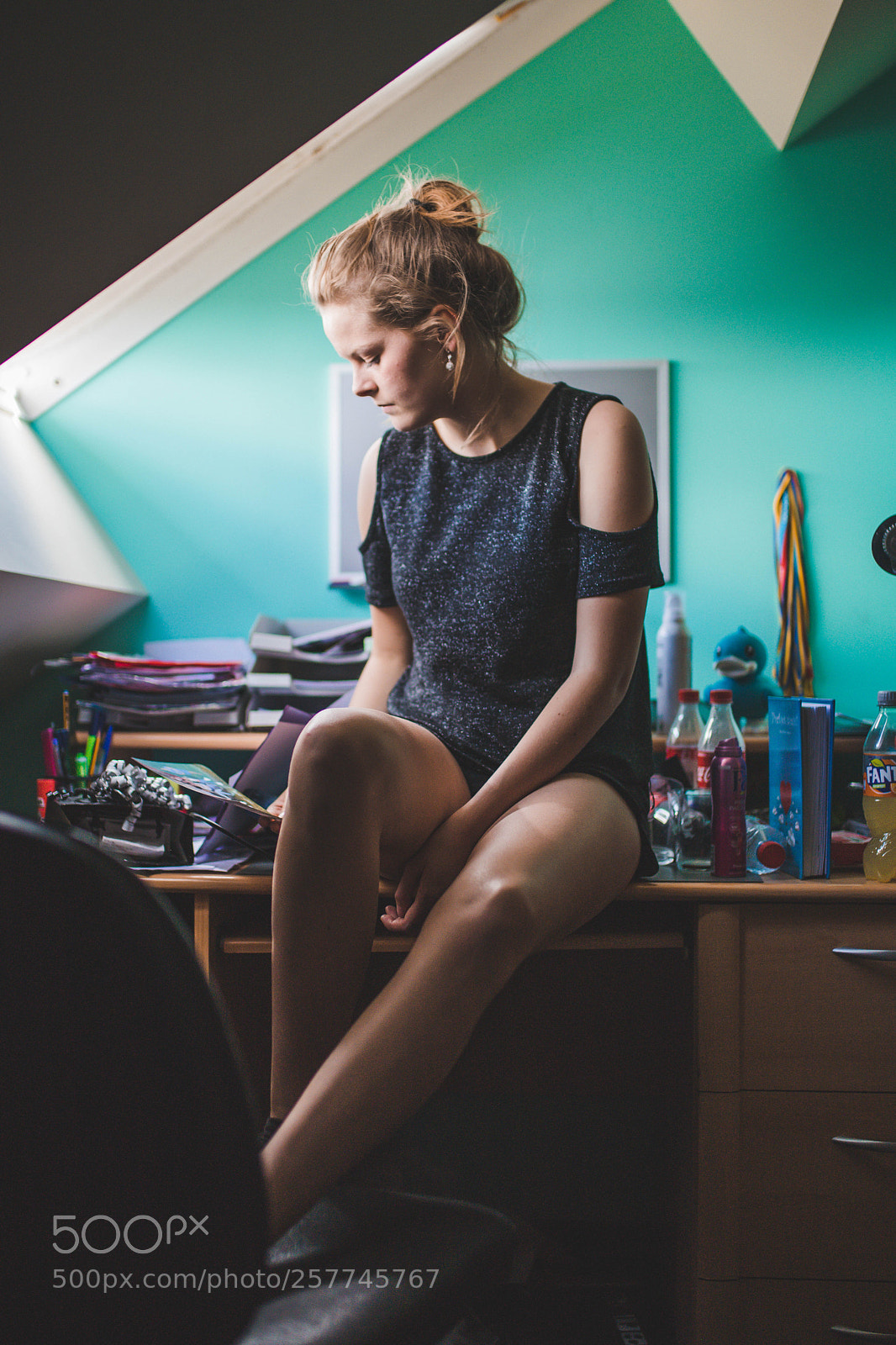 Canon EOS 6D Mark II sample photo. Messy room photography
