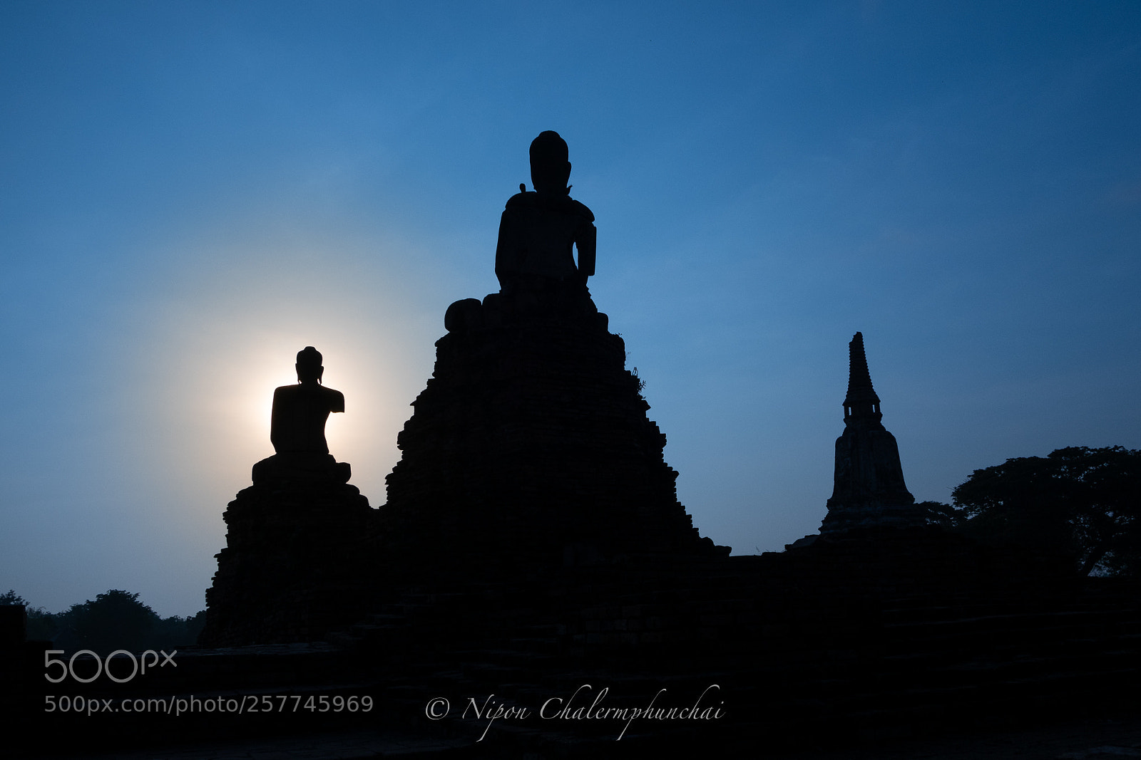 Olympus OM-D E-M5 II sample photo. Sunrise at ayuthaya photography