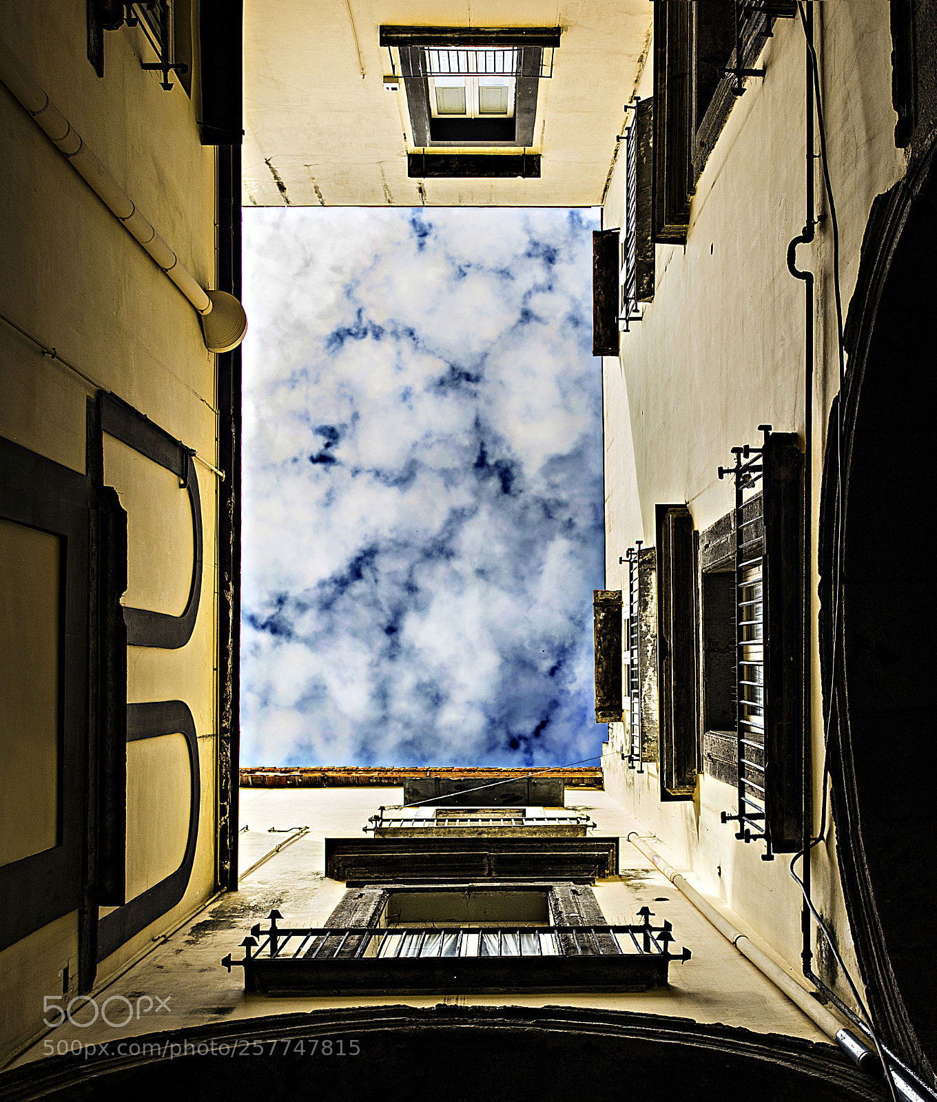 Canon EOS 600D (Rebel EOS T3i / EOS Kiss X5) sample photo. Old palaces of naples photography