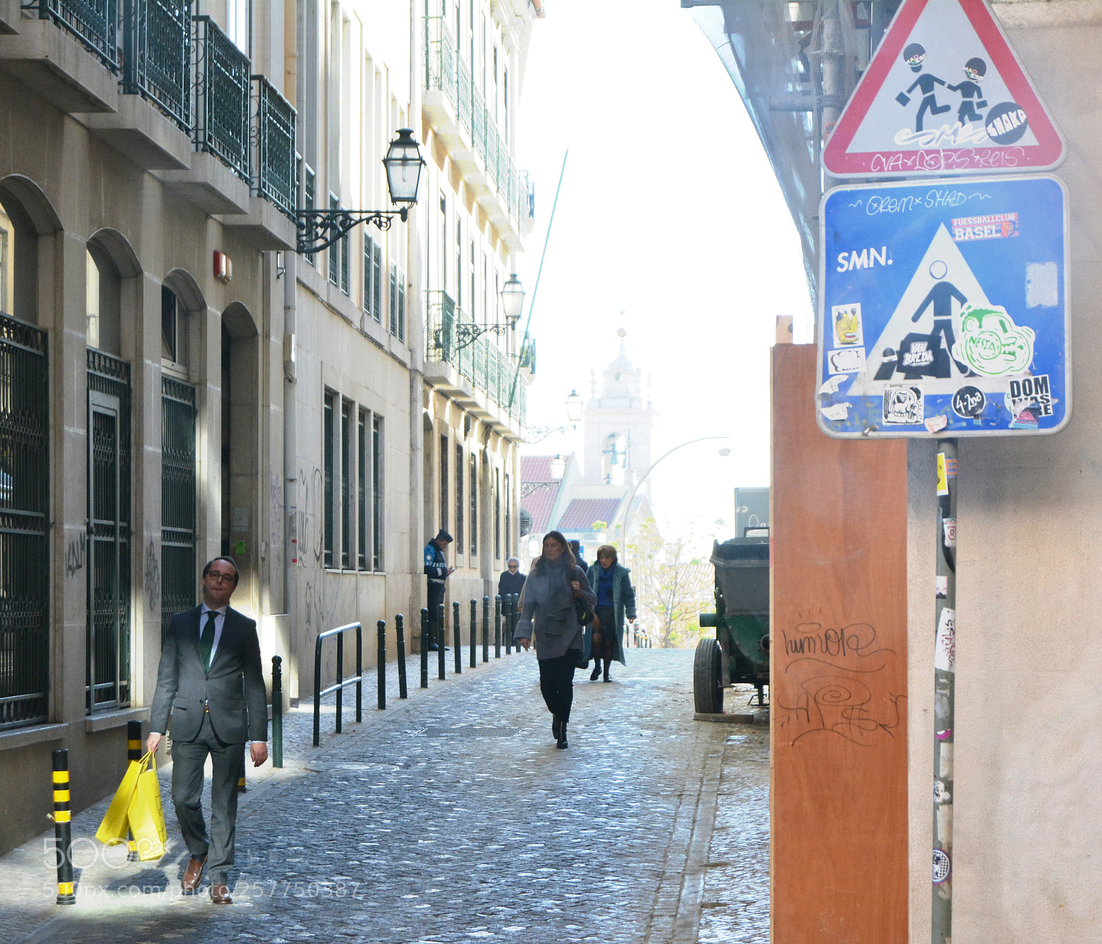 Nikon D5200 sample photo. Lisbon streets photography
