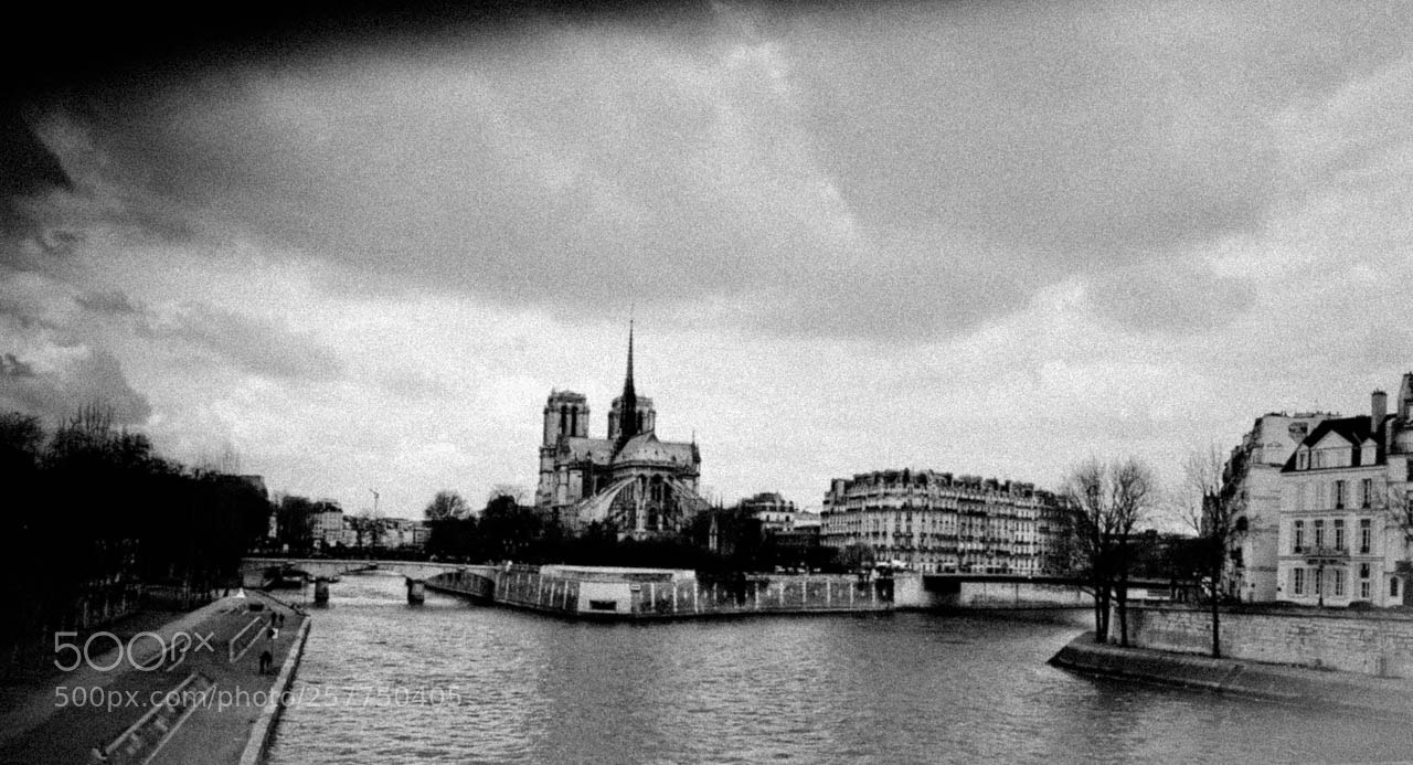 Fujifilm X30 sample photo. Ile de la cité photography
