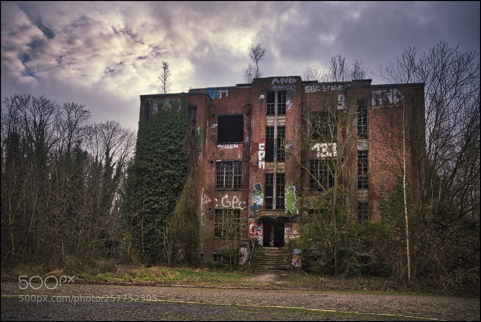 Nikon D750 sample photo. Urbex chartreuse li ge photography