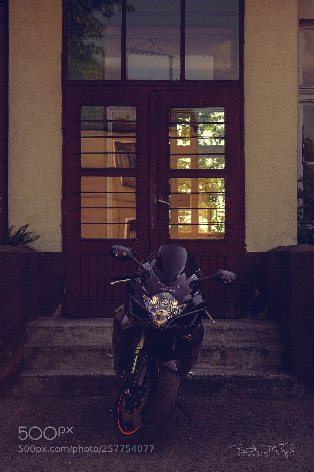 Canon EOS 1100D (EOS Rebel T3 / EOS Kiss X50) sample photo. She's waiting for you.. photography