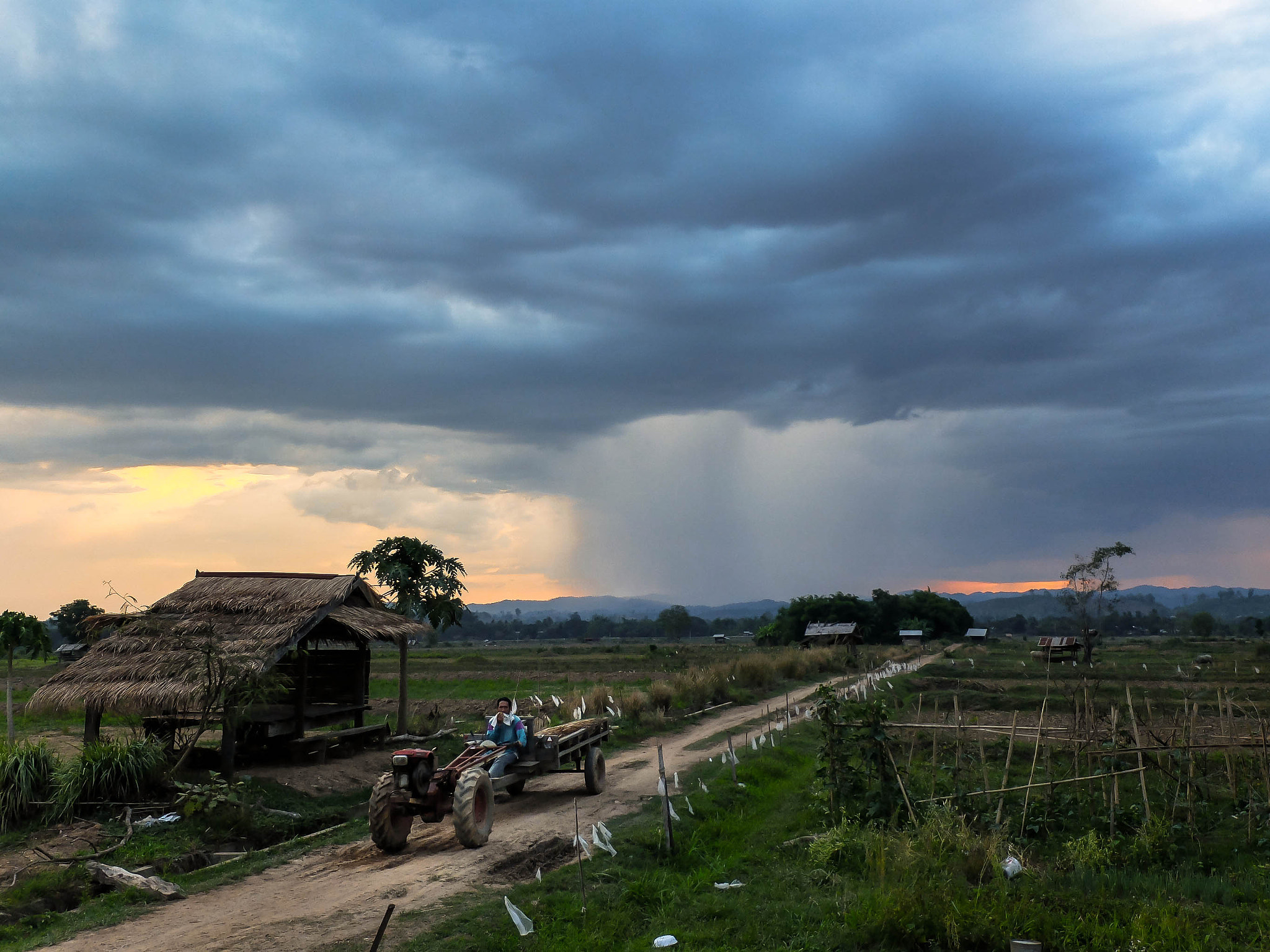 Fujifilm X20 sample photo. Xanamkhan before storm photography