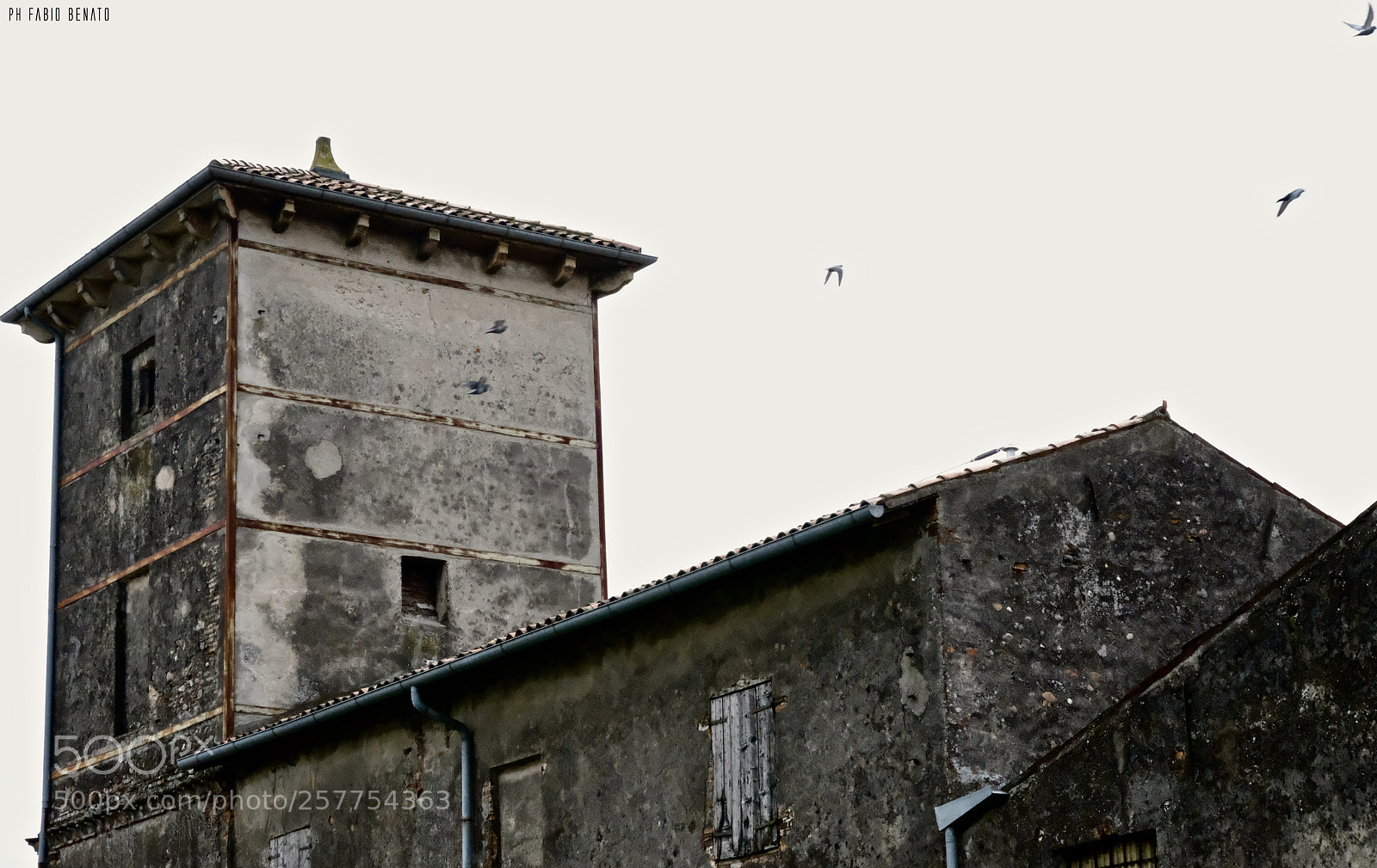 Fujifilm X-T2 sample photo. Dovecote tower in villa photography