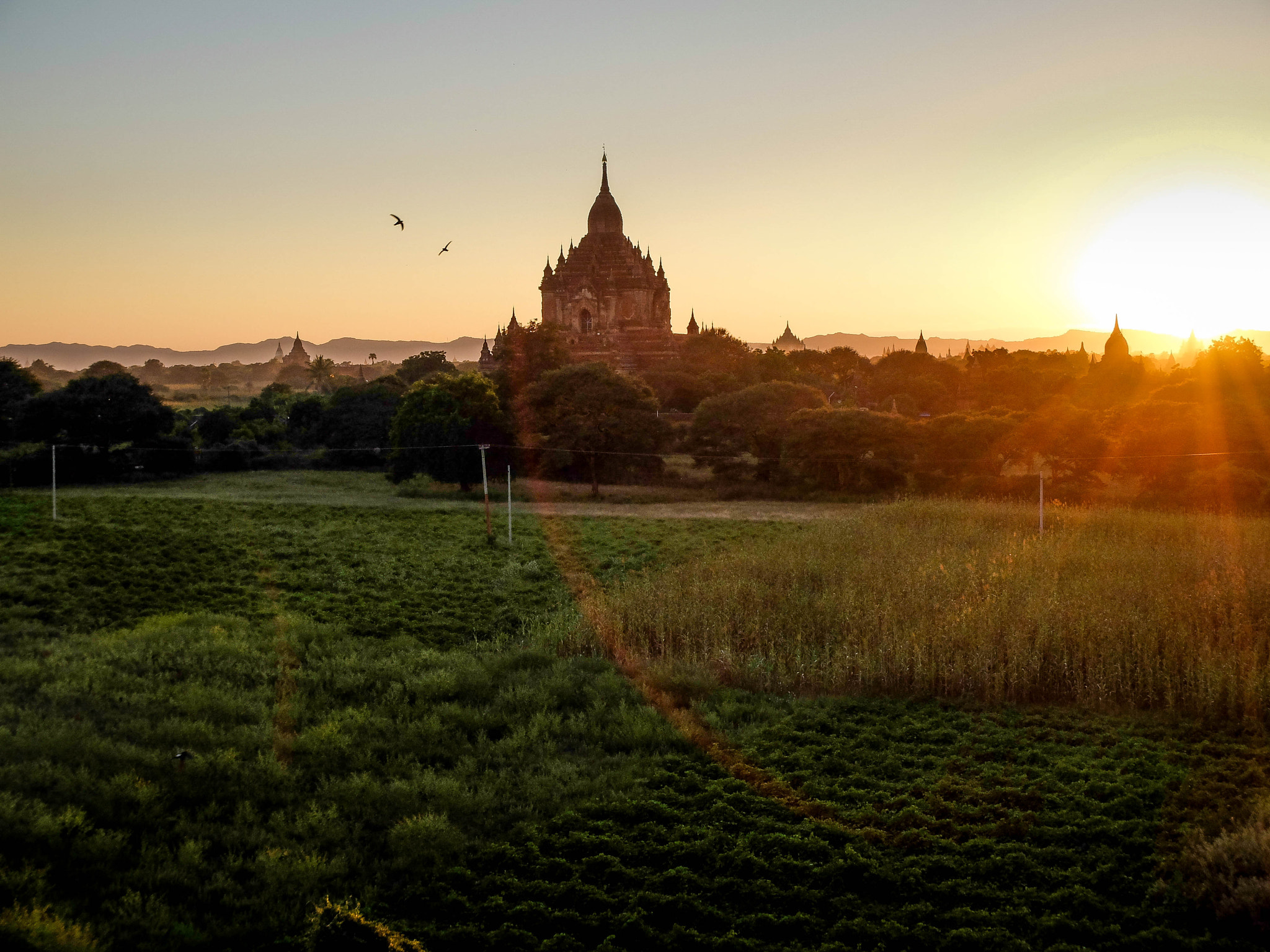 Fujifilm X20 sample photo. Bagan sunset photography