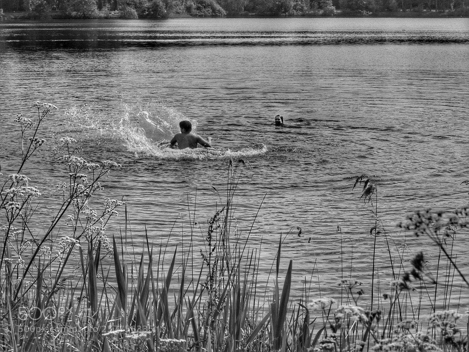 Panasonic Lumix DMC-GX85 (Lumix DMC-GX80 / Lumix DMC-GX7 Mark II) sample photo. Splashing for fun photography