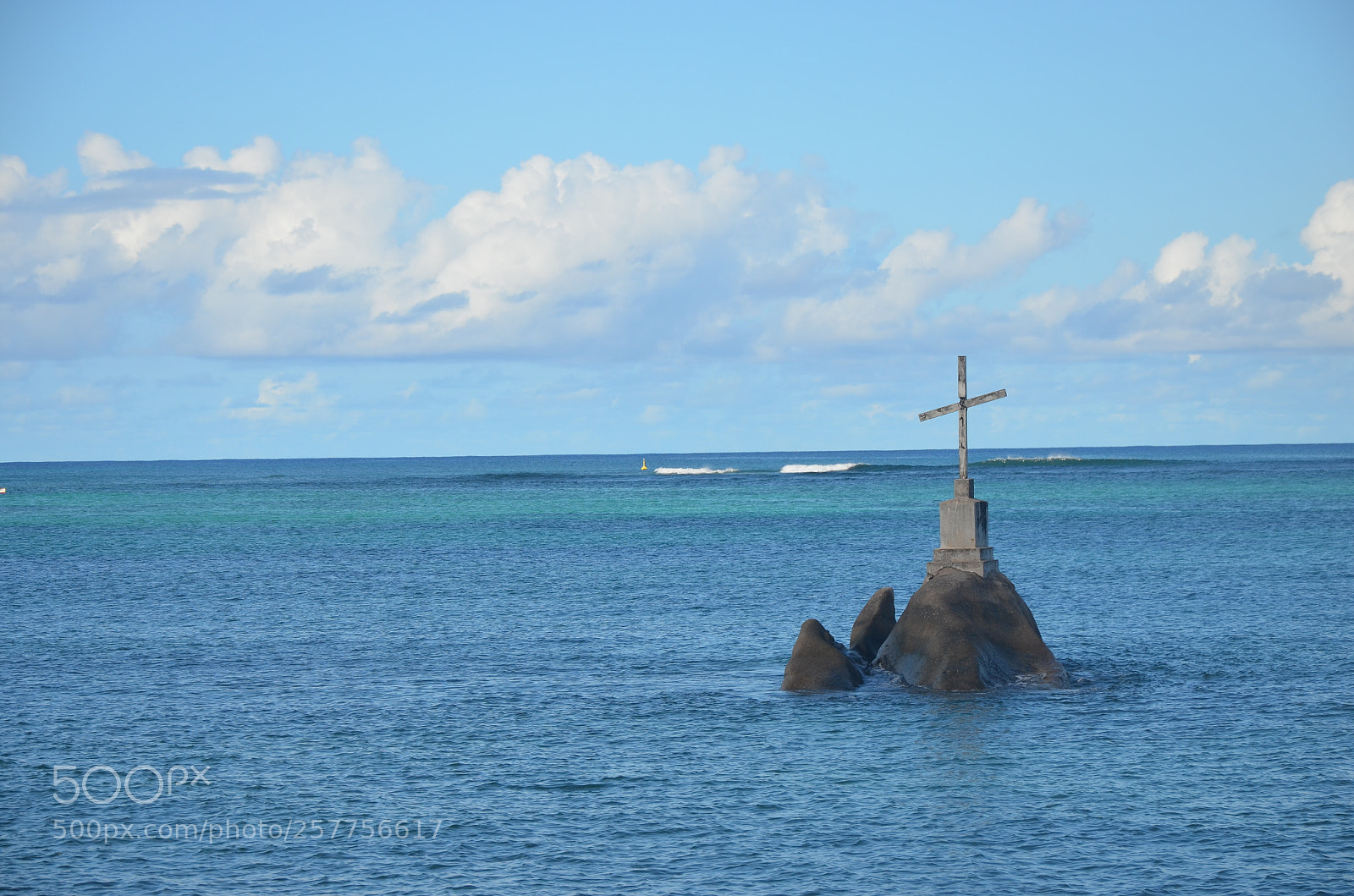Nikon D5100 sample photo. Cross photography