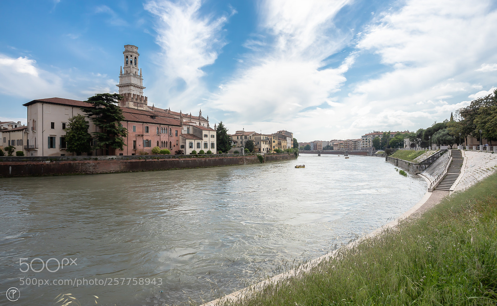 Canon EOS 5D Mark IV sample photo. Verona river photography