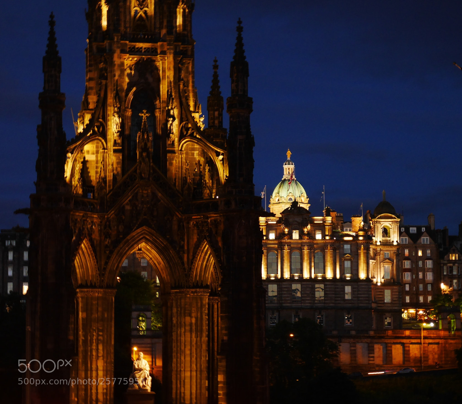 Panasonic Lumix DMC-GX7 sample photo. Scott monument and old photography