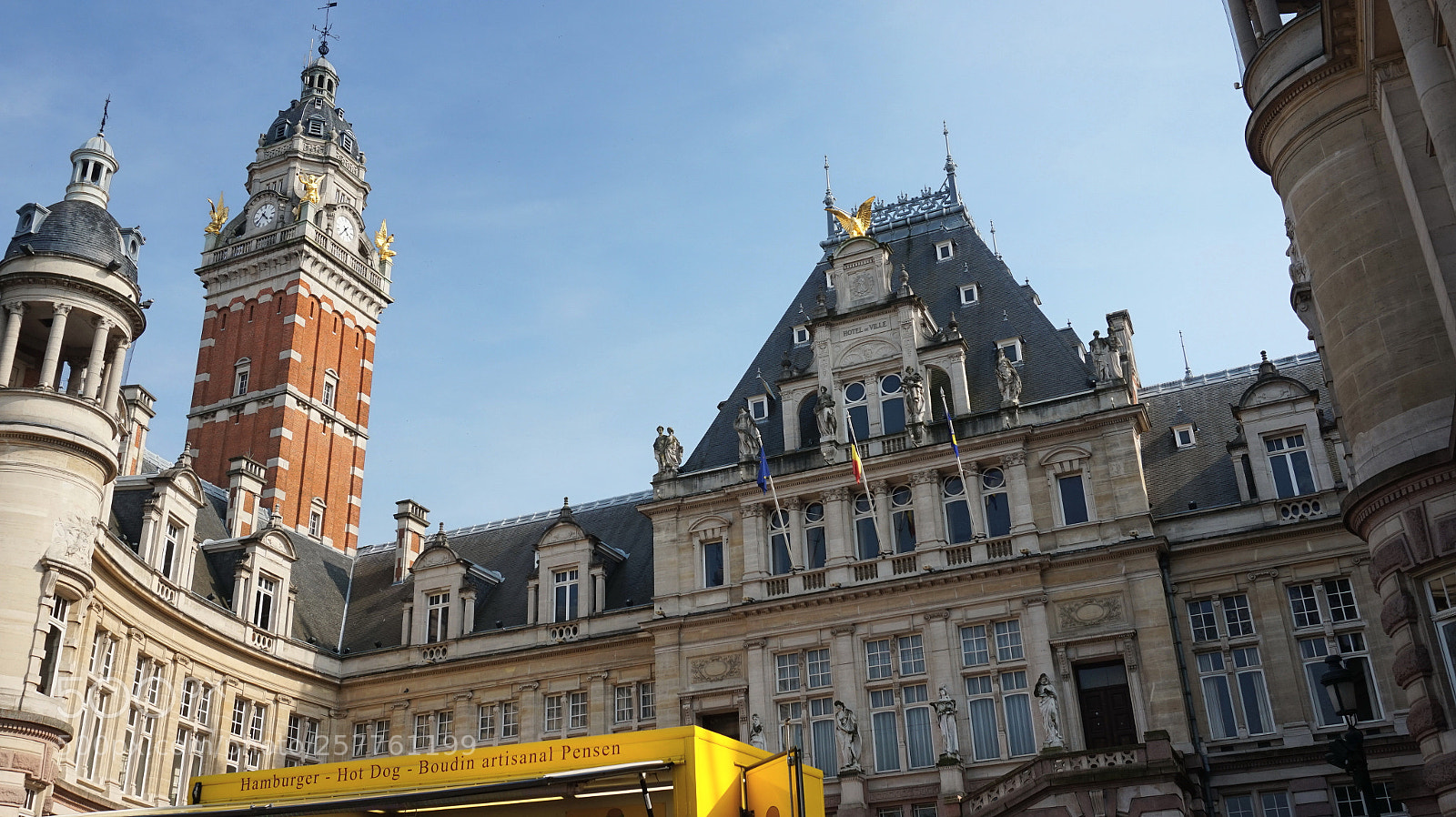 Sony Alpha a5000 (ILCE 5000) sample photo. Brussels' city hall photography