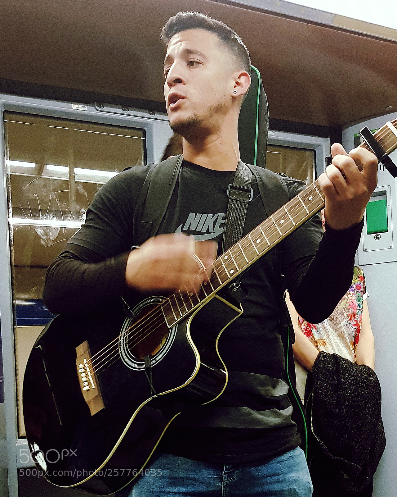 Samsung Galaxy S8 sample photo. Musician playing in the photography