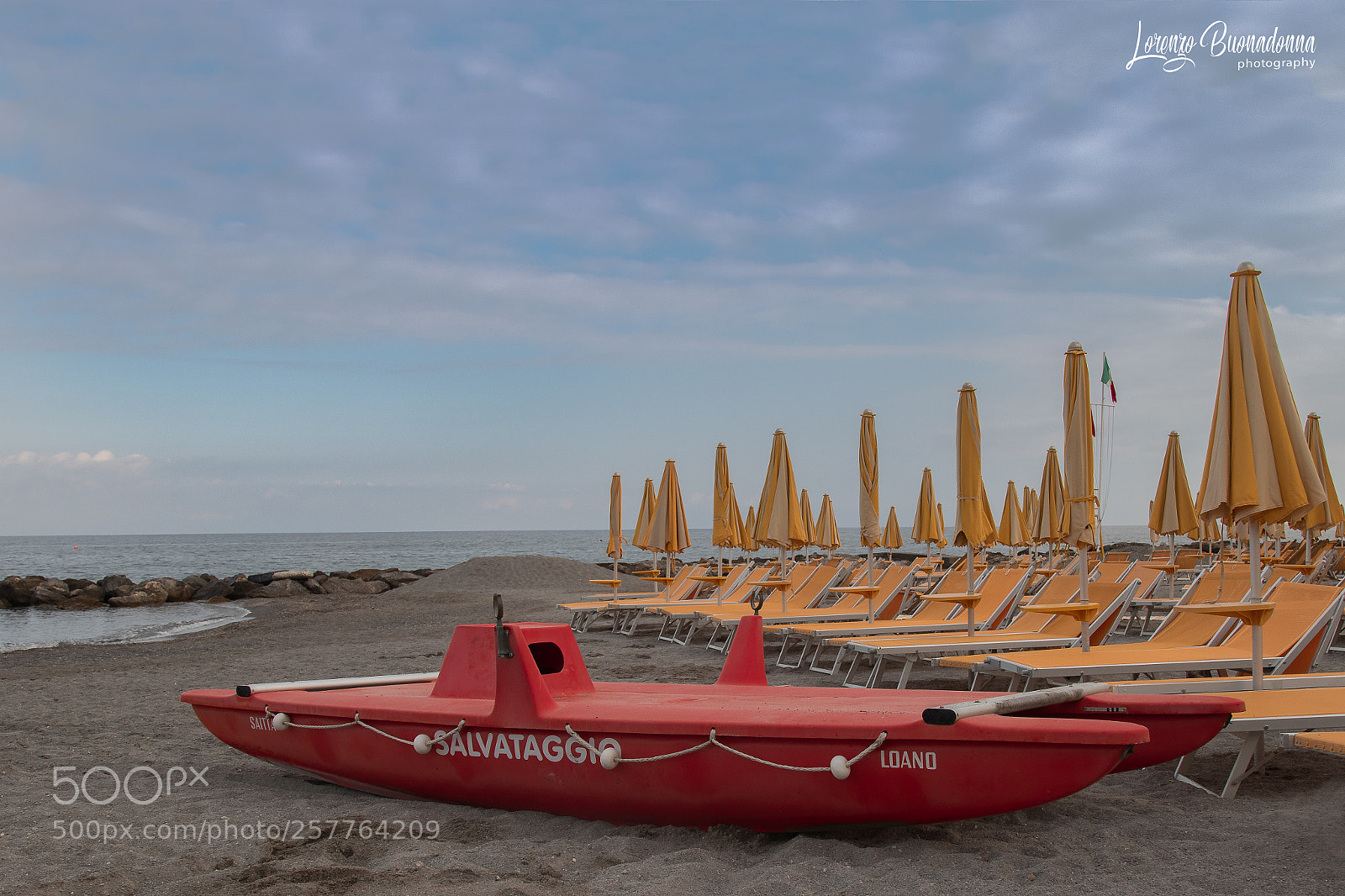 Canon EOS 7D Mark II sample photo. The beach 4 (loano, italy) photography