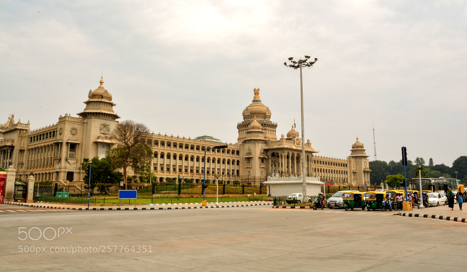 Nikon D5200 sample photo. Vehicles wating of traffic photography