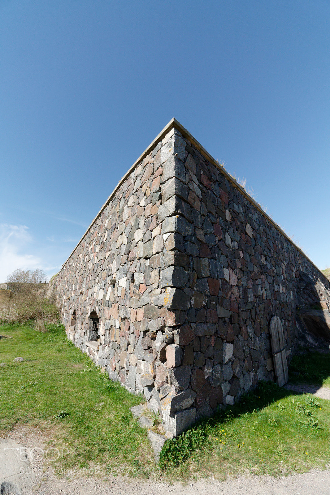 Canon EOS 350D (EOS Digital Rebel XT / EOS Kiss Digital N) sample photo. Stone wall in suomenlinna photography