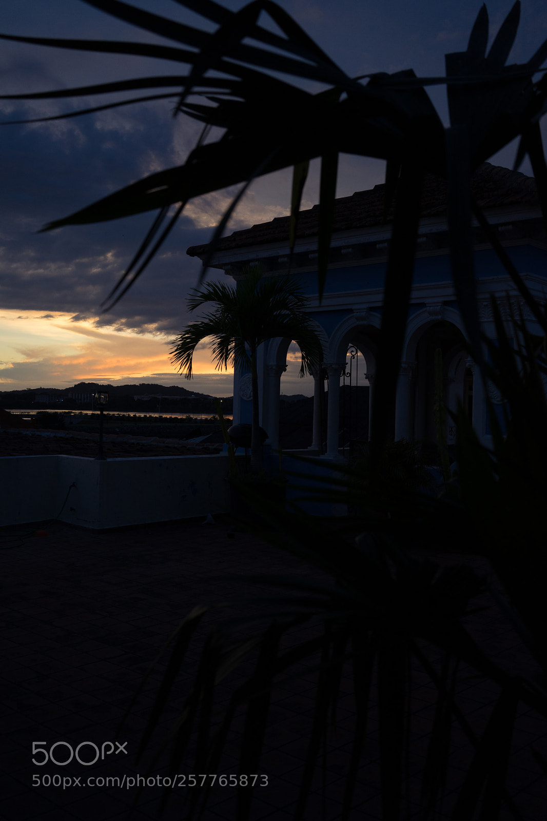 Sony a7 sample photo. Sunset over the roof photography