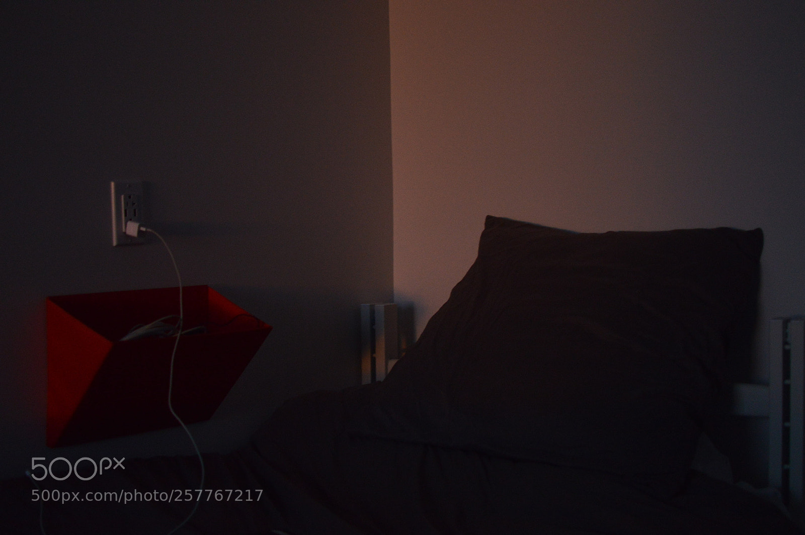Nikon D3200 + Nikon AF-S DX Nikkor 35mm F1.8G sample photo. Room stories photography