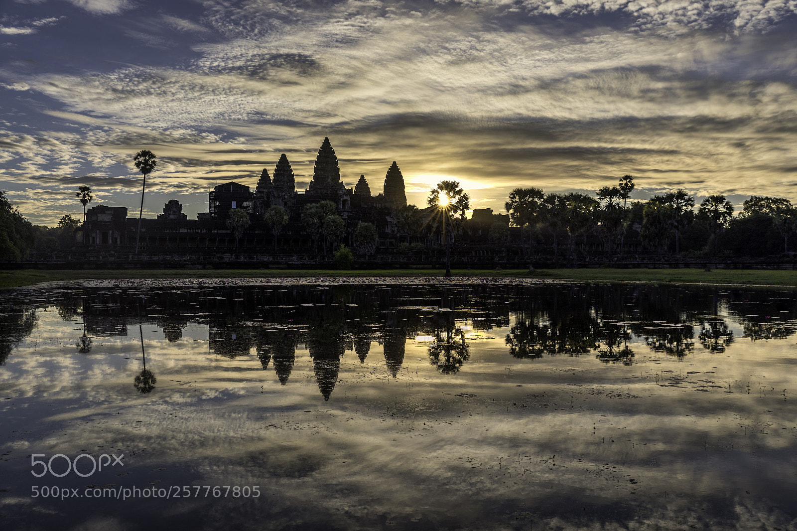 Canon EOS 5D Mark IV sample photo. Angkor wat photography