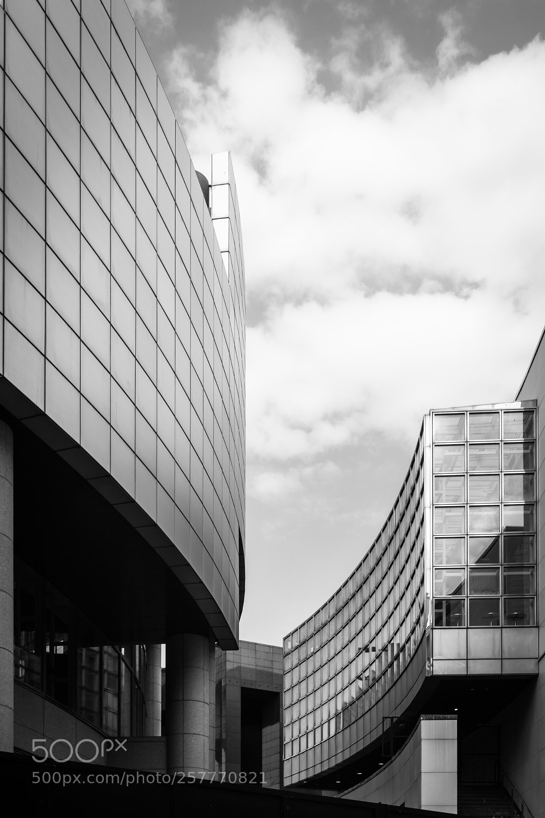 Sony a7R II sample photo. Courbes parisiennes photography