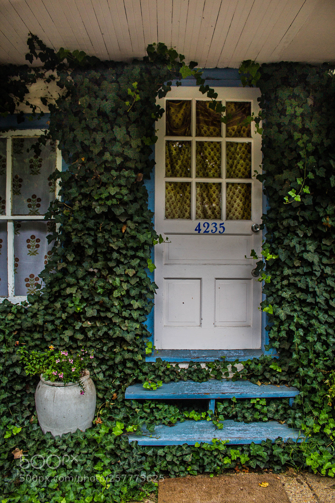 Canon EOS 600D (Rebel EOS T3i / EOS Kiss X5) sample photo. The door within the photography