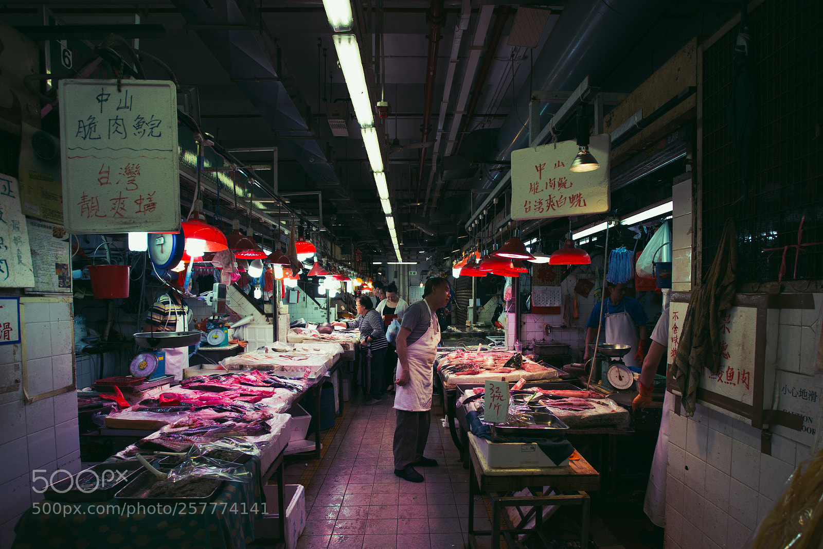 Canon EOS 6D sample photo. Fishy market photography