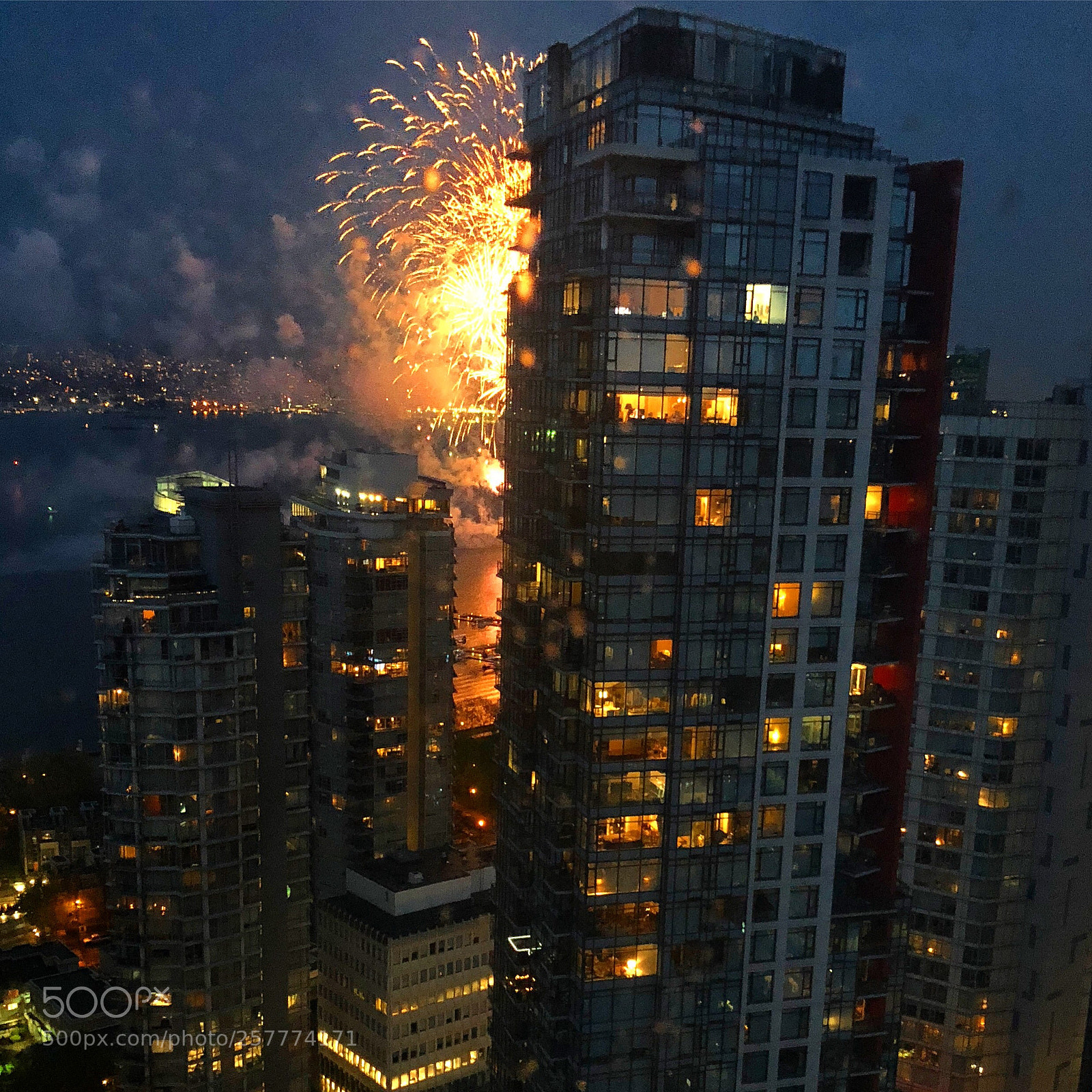 Apple iPhone 8 Plus sample photo. Surprise fireworks photography
