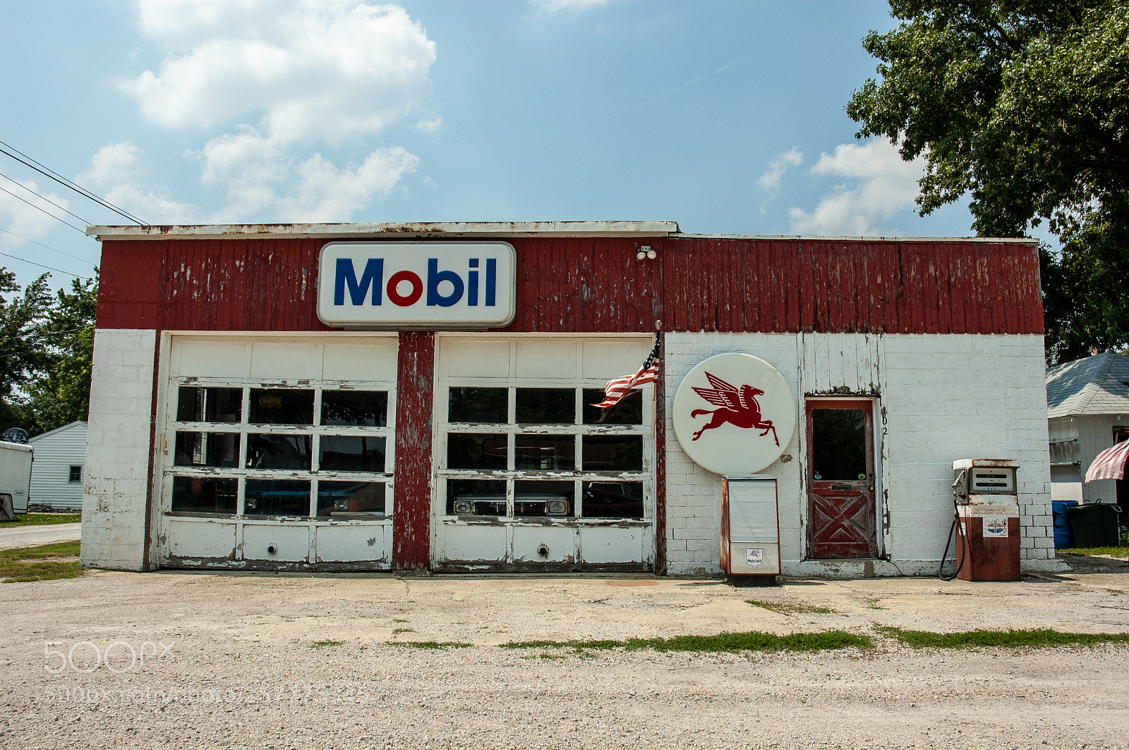 Nikon D70s sample photo. Mobil gas station photography