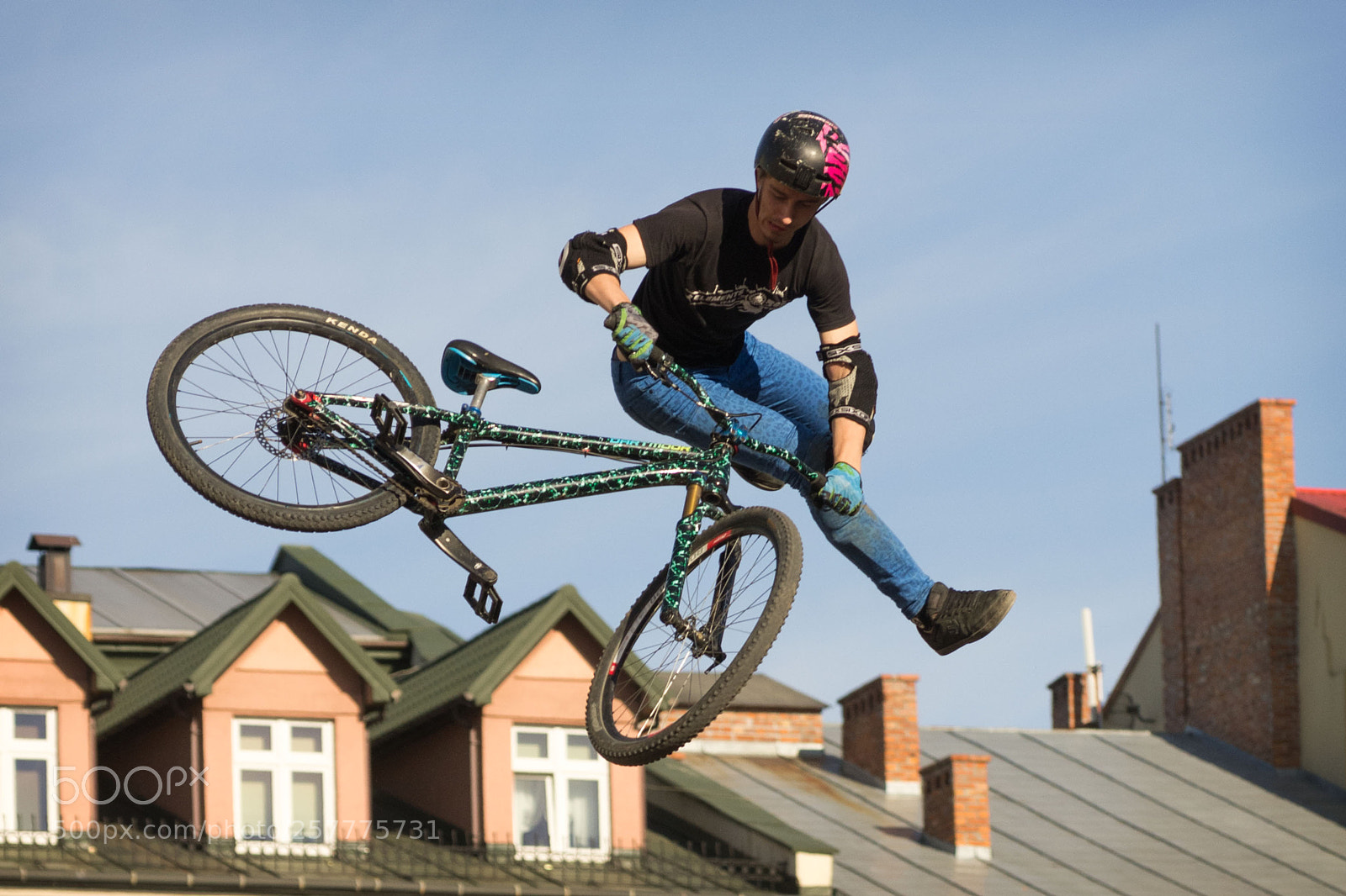 Pentax K-5 sample photo. Defying gravity #1 (bike town 2018) photography