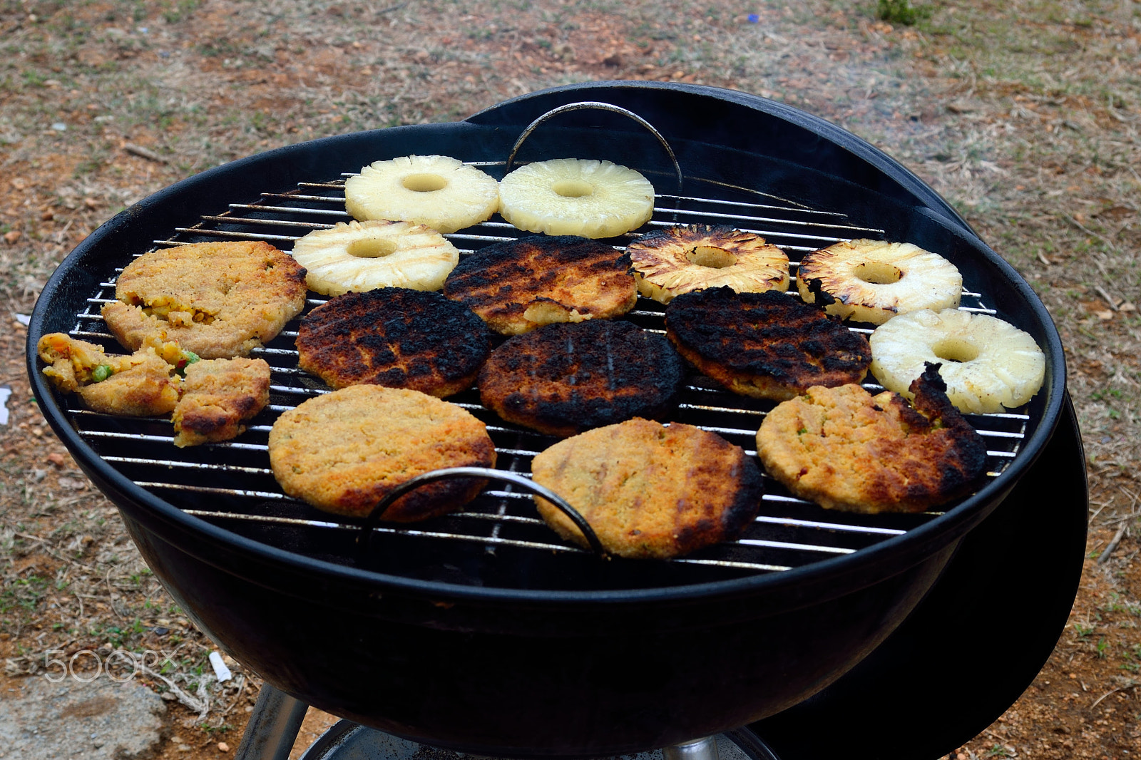 AF Zoom-Nikkor 28-80mm f/3.5-5.6D sample photo. Bbq photography