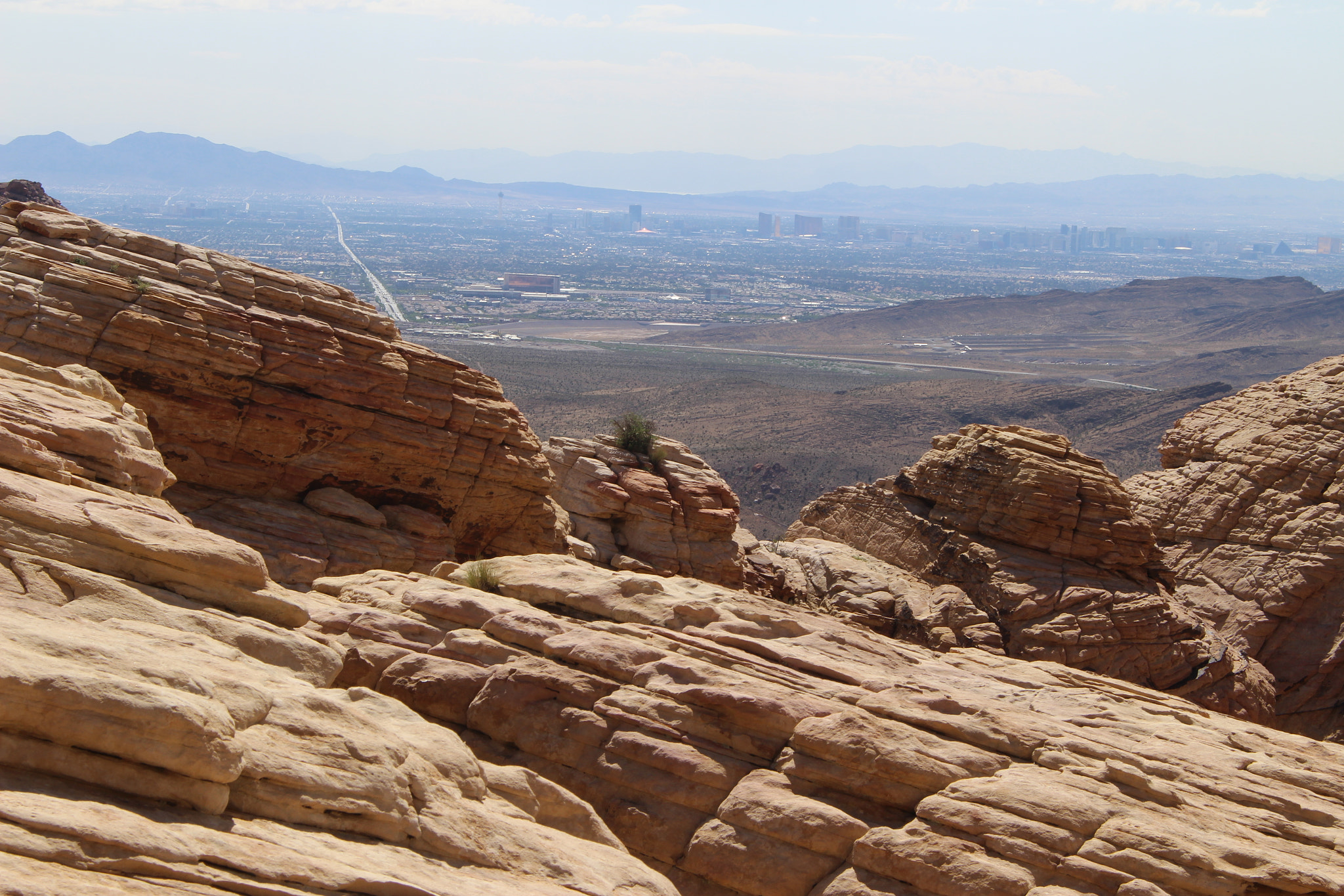 Canon EOS 100D (EOS Rebel SL1 / EOS Kiss X7) sample photo. Las vegas skyline from red rock canyon photography