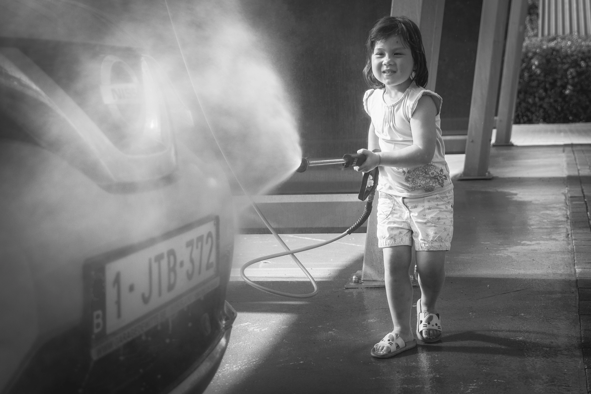 Panasonic Lumix DMC-G85 (Lumix DMC-G80) sample photo. In the carwash photography