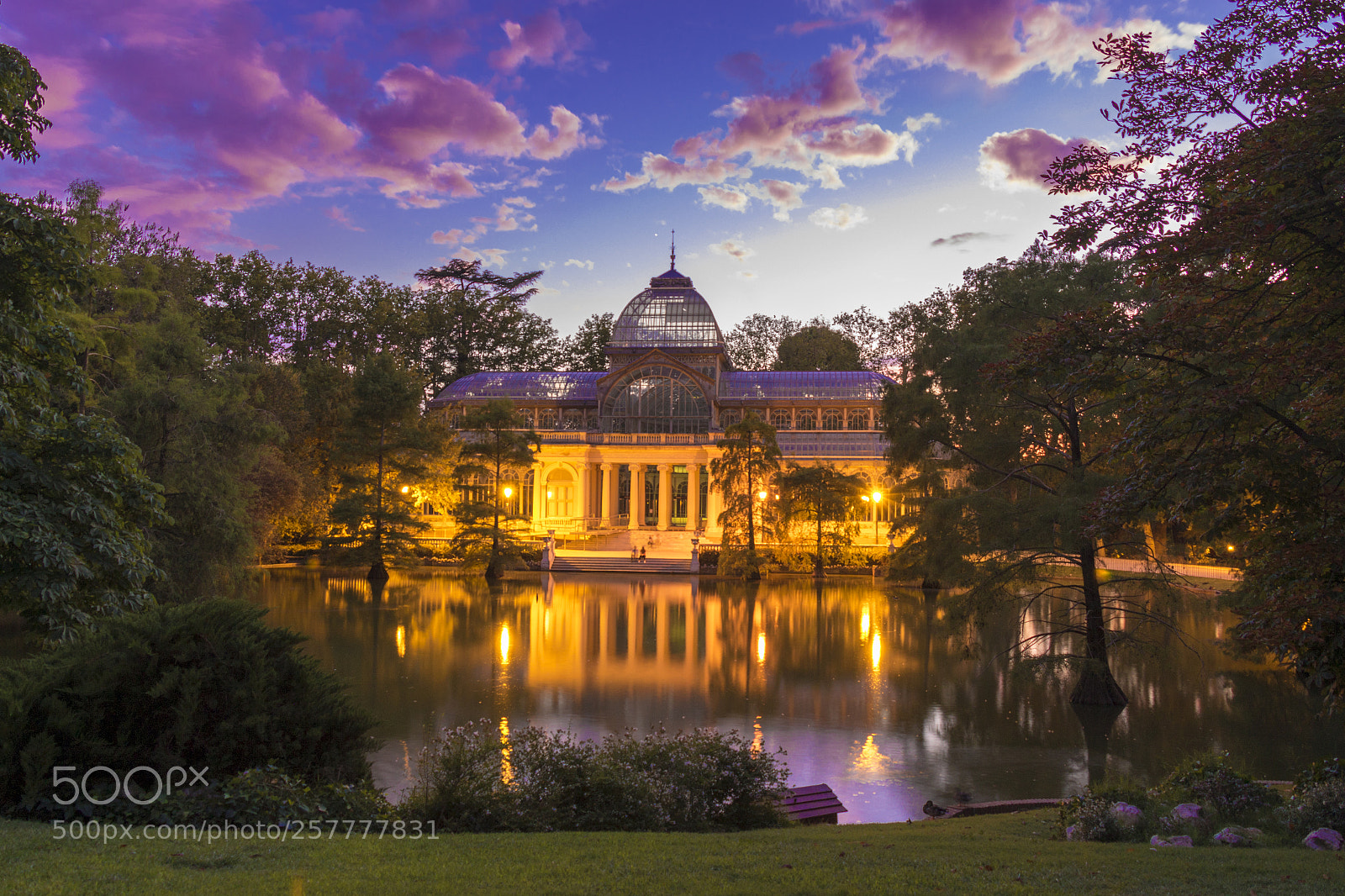 Canon EOS 7D Mark II sample photo. Palacio de cristal del photography