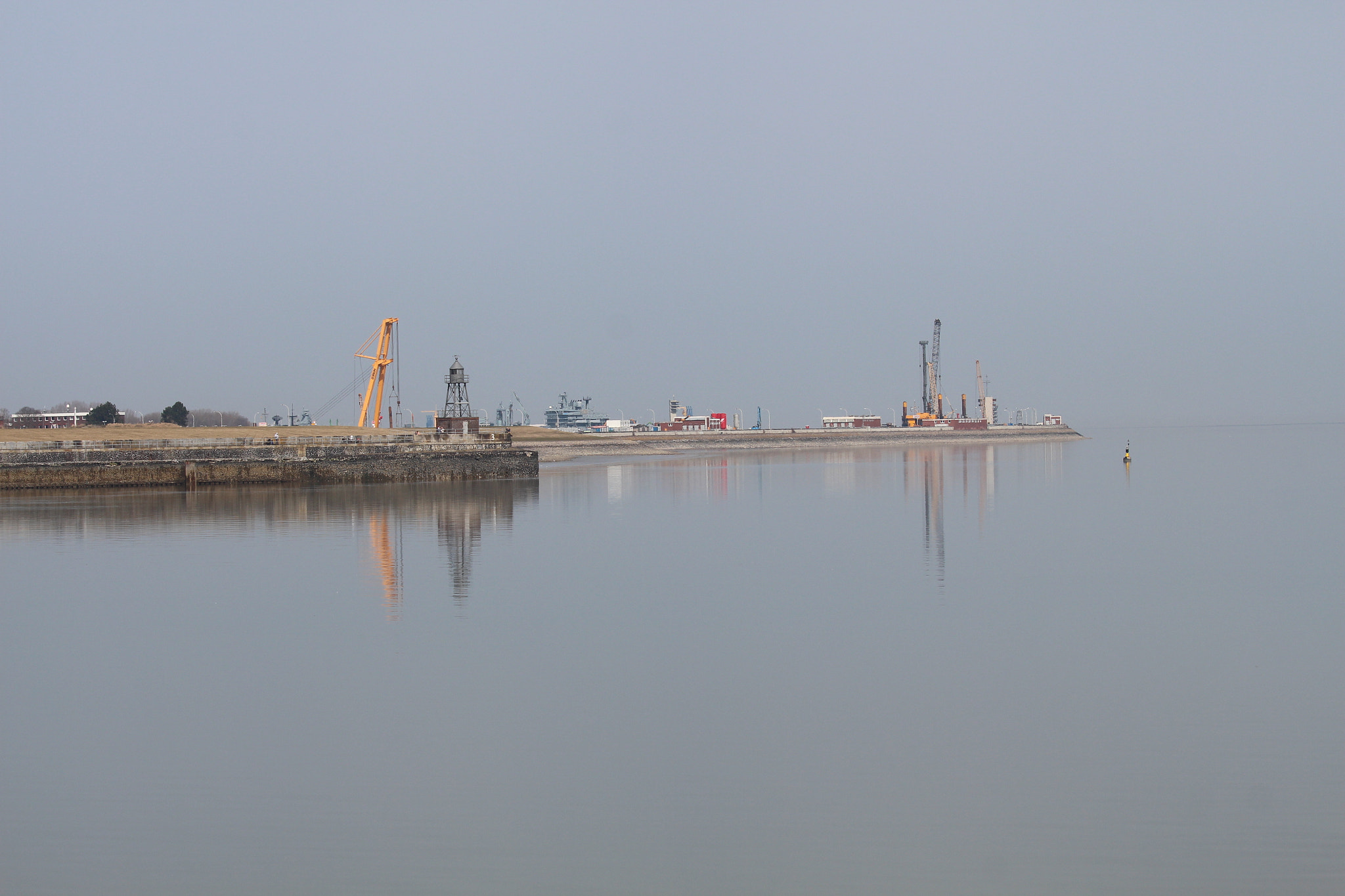Canon EOS 650D (EOS Rebel T4i / EOS Kiss X6i) + Canon EF 70-200mm F4L IS USM sample photo. Schlick-town wilhelmshaven photography