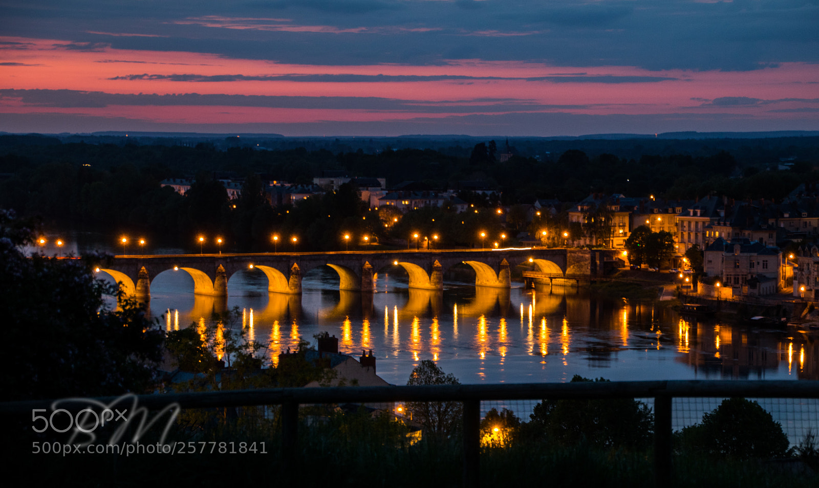 Canon EOS 750D (EOS Rebel T6i / EOS Kiss X8i) sample photo. Illuminated bridge photography