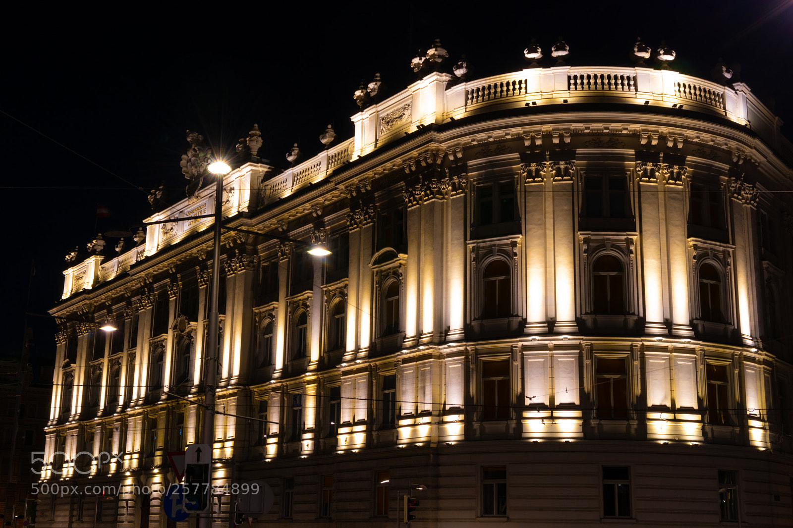 Canon EOS M50 (EOS Kiss M) sample photo. Vienna: house of industry photography