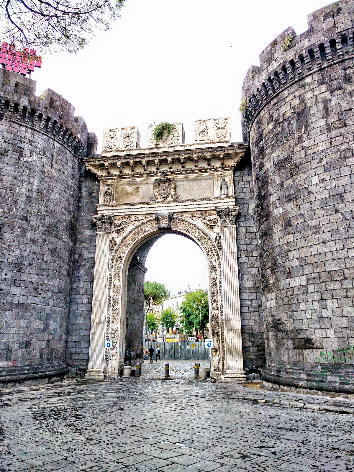 LG Nexus 5X sample photo. Napoli - gates photography