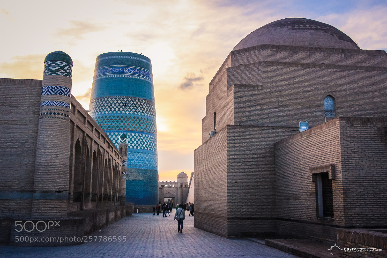 Canon EOS 700D (EOS Rebel T5i / EOS Kiss X7i) sample photo. Sunset in khiva photography