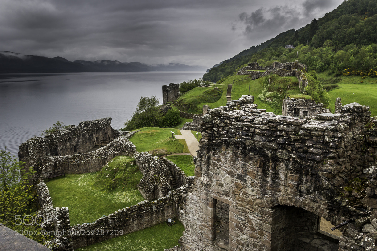 Canon EOS 70D sample photo. Urquhart castle ruin photography