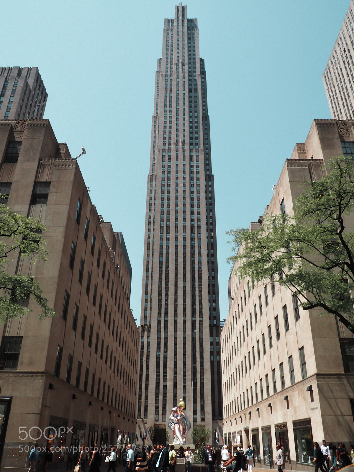 Olympus OM-D E-M10 sample photo. Rockefeller center photography