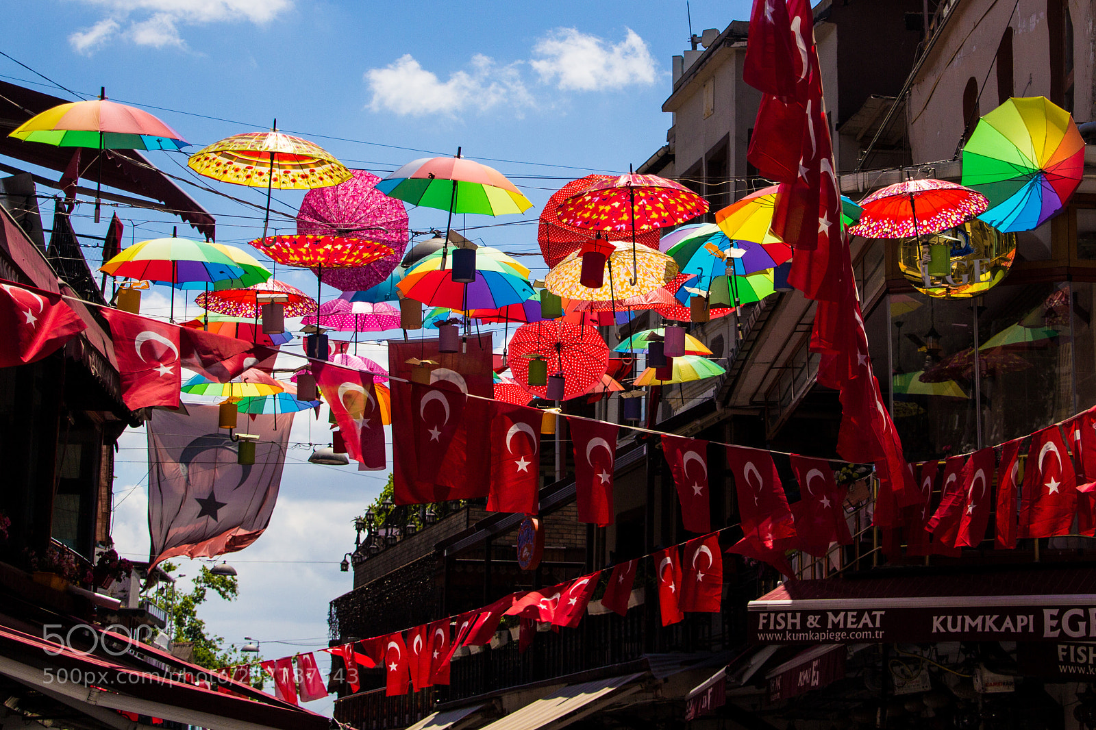 Canon EOS 600D (Rebel EOS T3i / EOS Kiss X5) sample photo. Street in istanbul photography