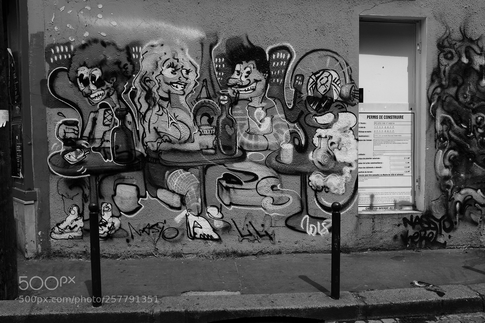Fujifilm X100S sample photo. Paris street art photography