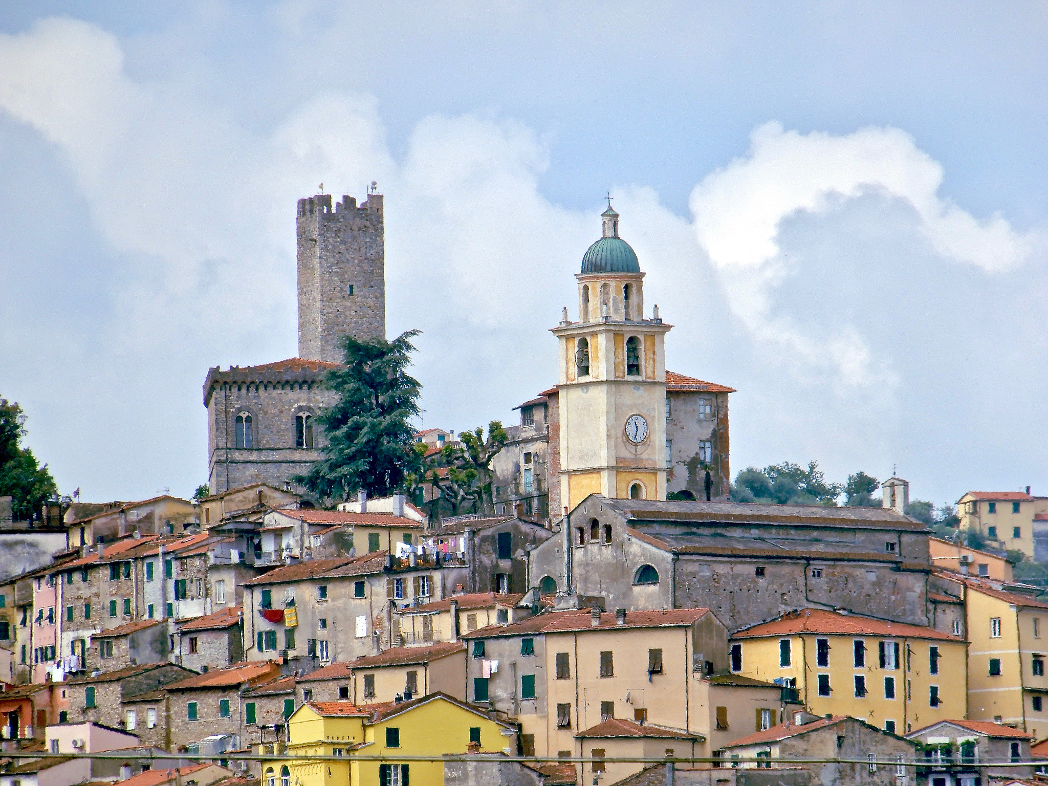 Nikon Coolpix A900 sample photo. Italia, liguria, arcola (sp) photography