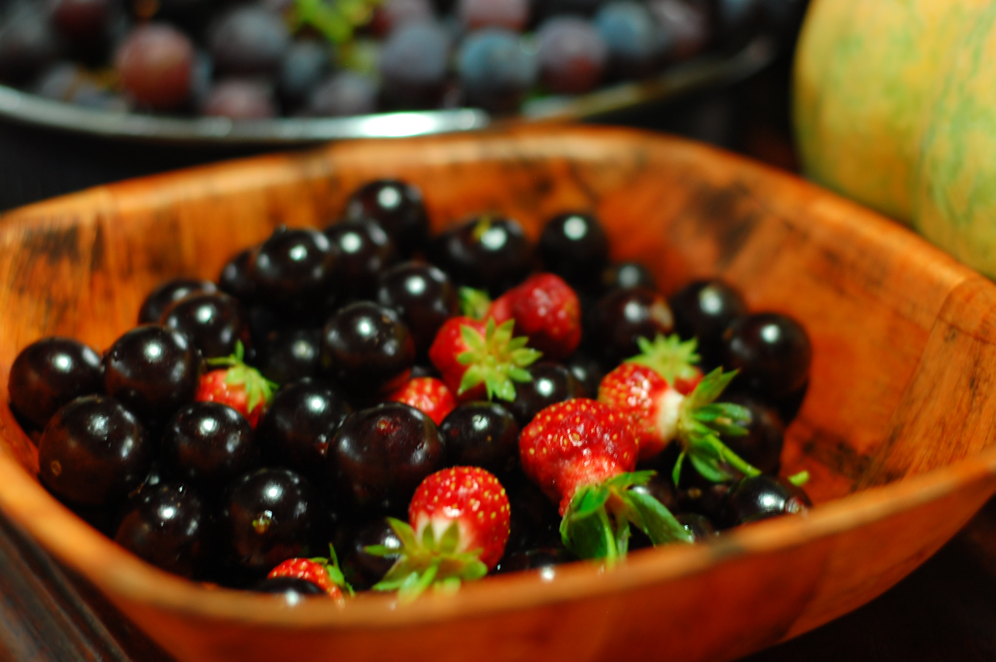Nikon AF Nikkor 50mm F1.8D sample photo. Delicious: jaboticaba and strawberry photography