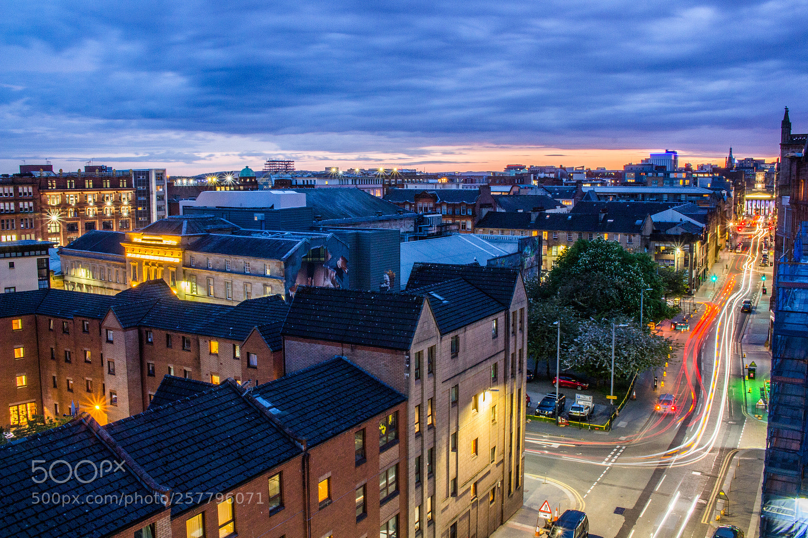 Canon EOS 700D (EOS Rebel T5i / EOS Kiss X7i) sample photo. Traffic through glasgow's merchant photography