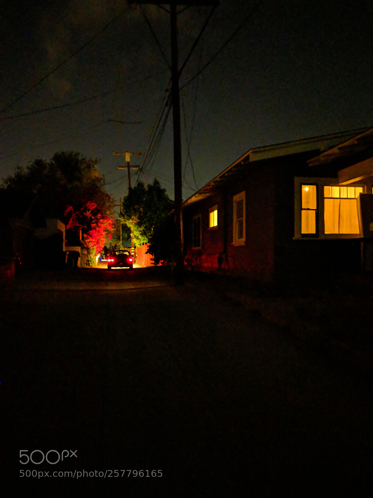 Google Pixel 2 XL sample photo. Back alley deal photography