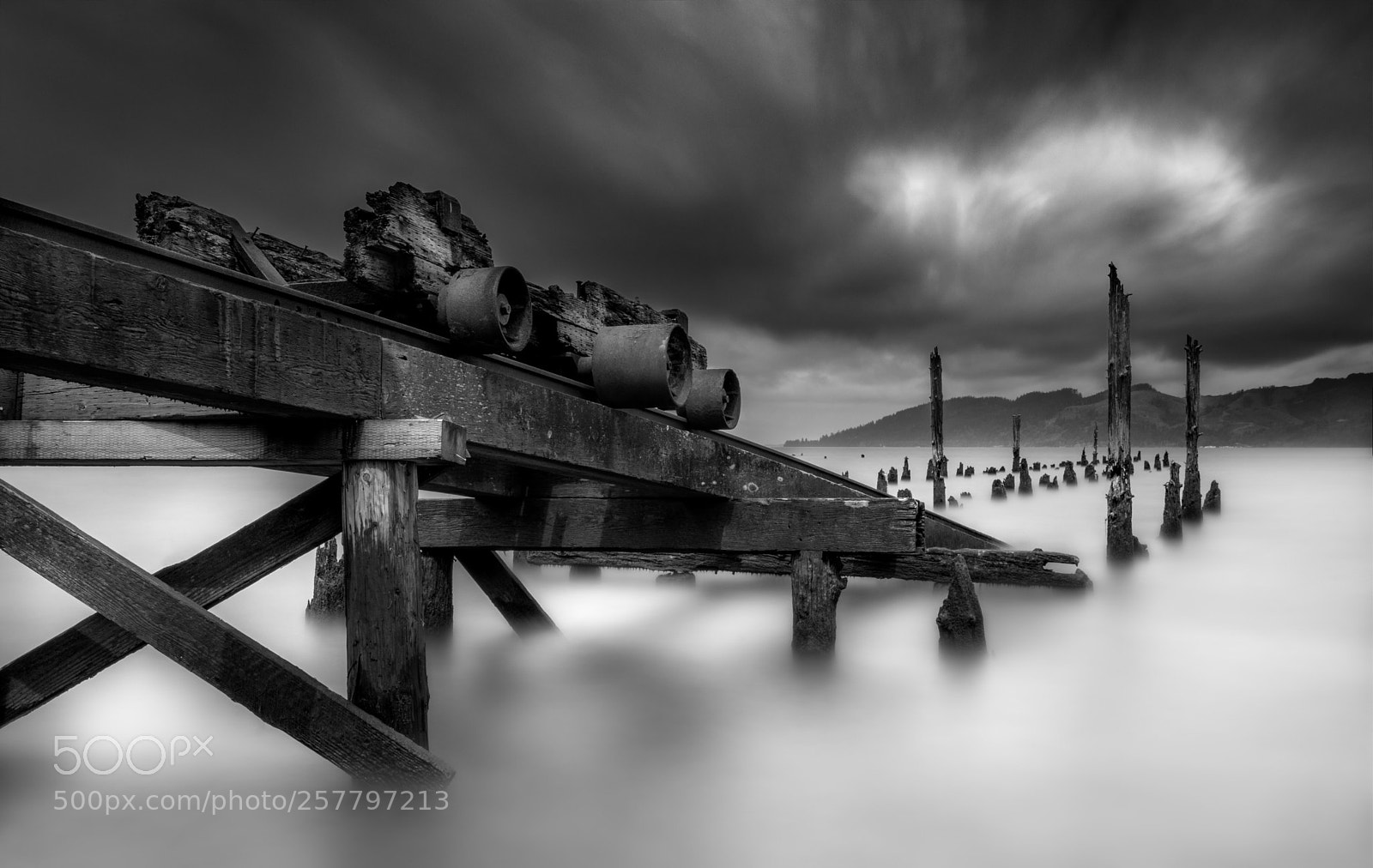 Canon EOS 80D sample photo. Old pier in storm photography