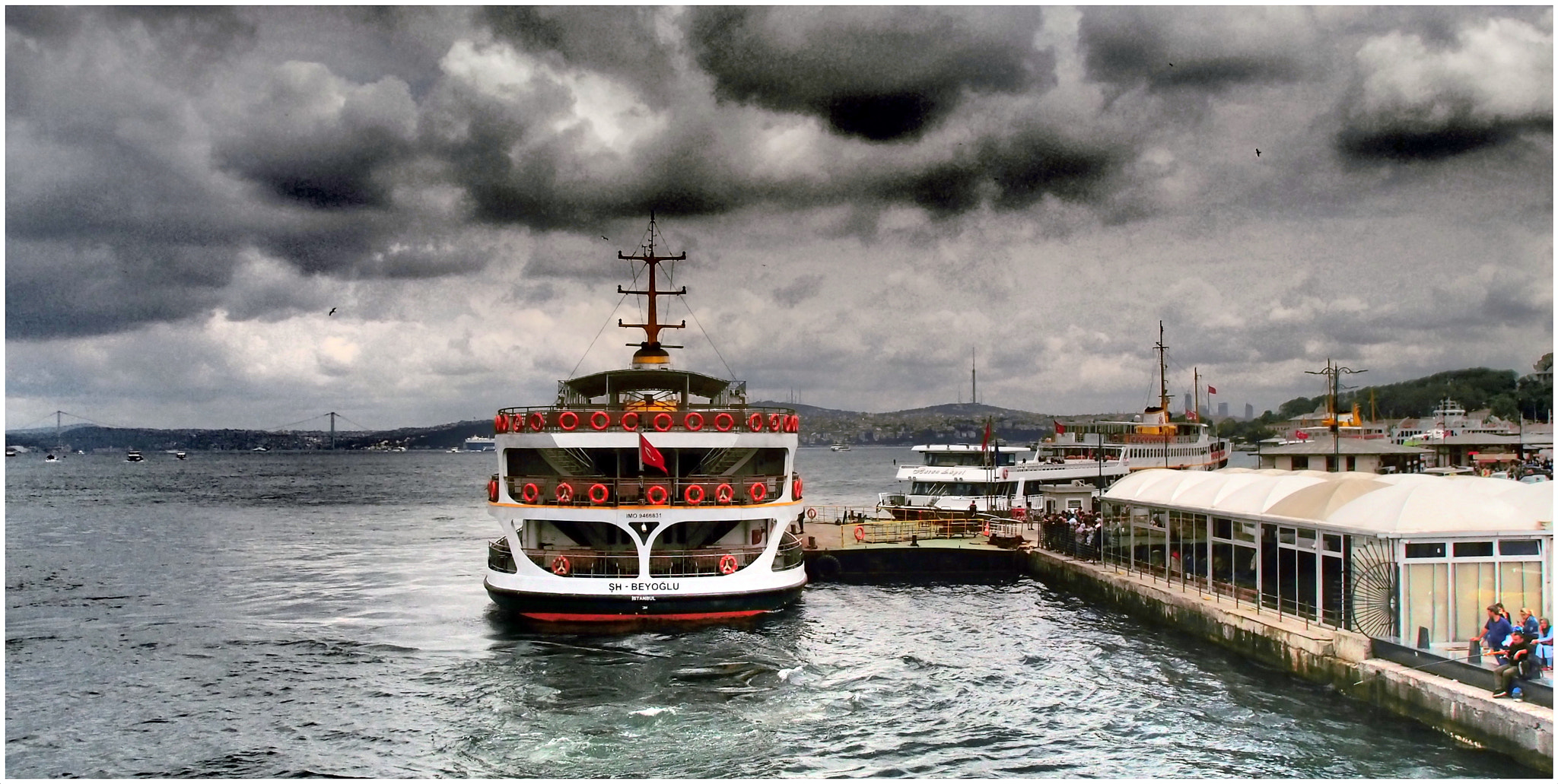 Olympus XZ-1 sample photo. Eminönü photography
