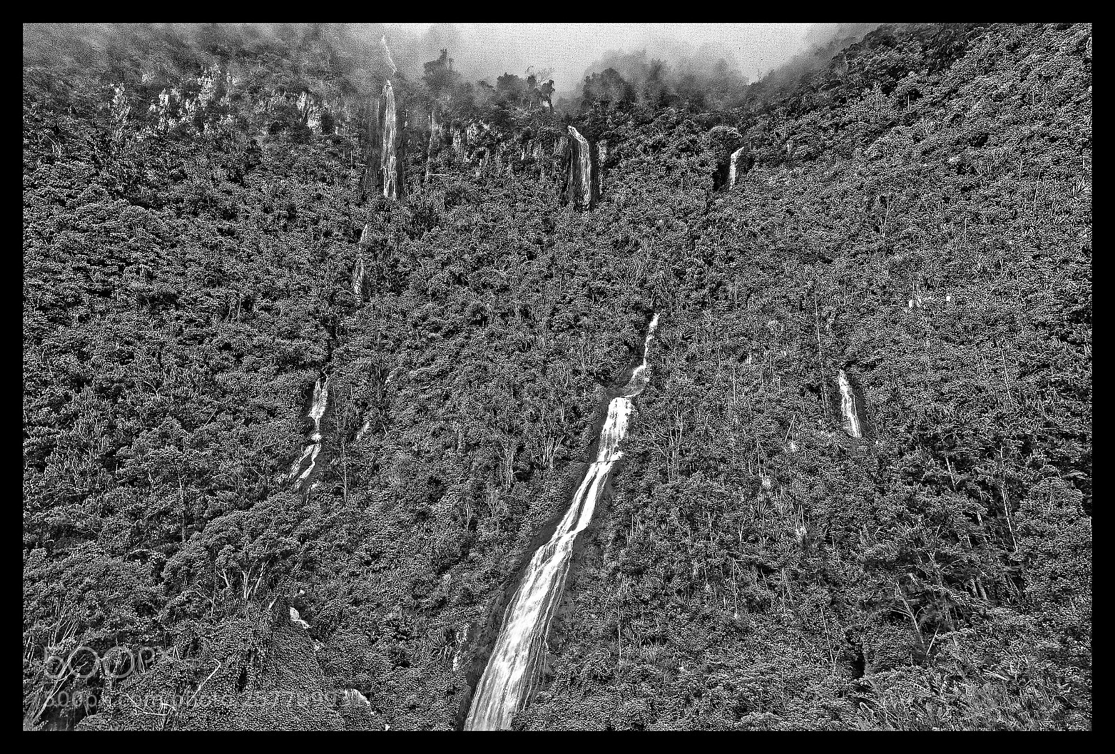 Nikon D7000 sample photo. Cascade le voile de photography