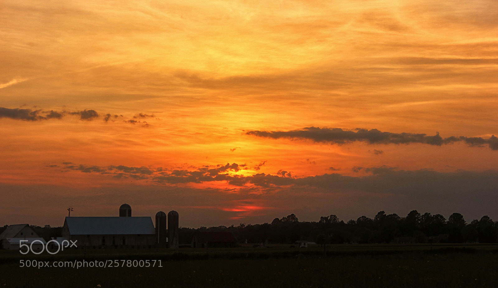 Canon EOS 600D (Rebel EOS T3i / EOS Kiss X5) sample photo. Sunset on the farm photography